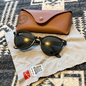 Ray-Ban Black Sunglasses